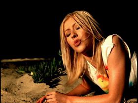 Worldclips.Ru - Скачать Бесплатно Клип Genie In A Bottle.