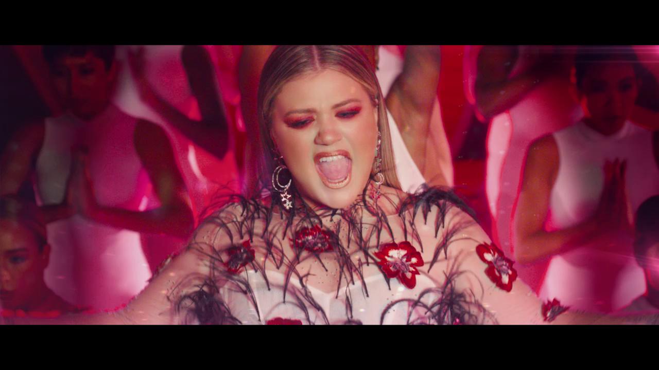 worldclips.ru - Скачать бесплатно клип Love So Soft (HD-Rip) - Kelly  Clarkson