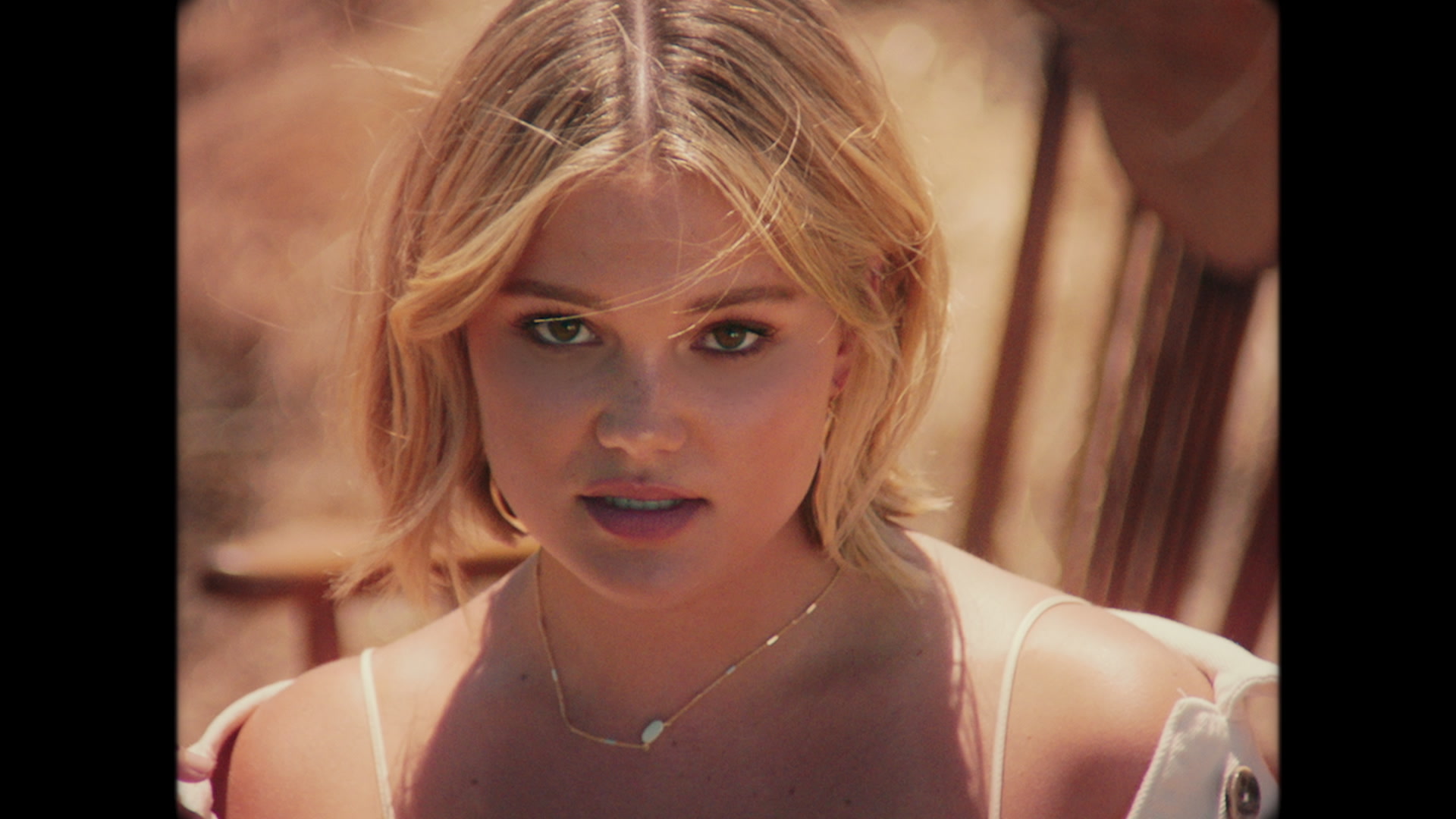 worldclips.ru - Скачать бесплатно клип Bad Girlfriend (M) - Olivia Holt